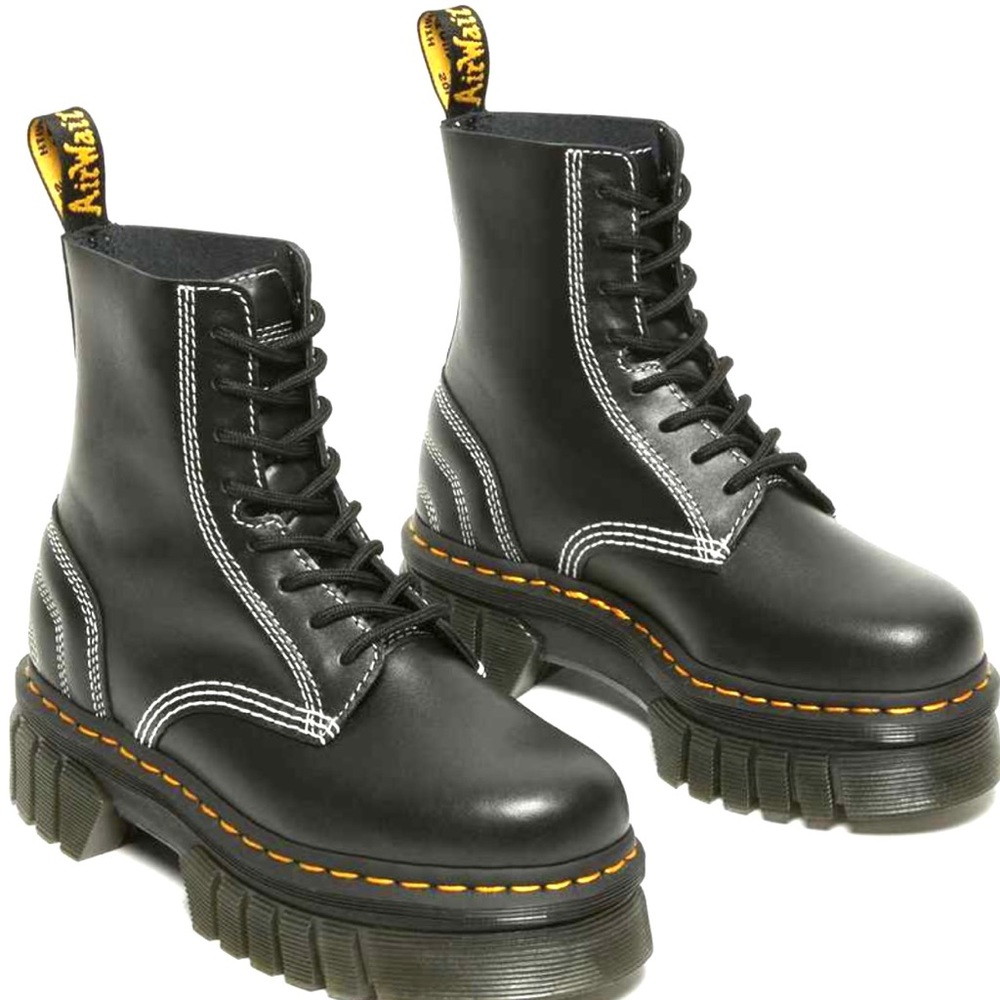 Dr. Martens Audrick  8I Quilted Lux Smooth Black Leather Lady’s Bo… - Picture 4 of 12
